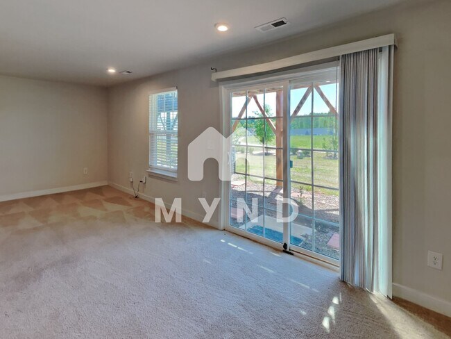 Building Photo - 176 Misty Pike Dr