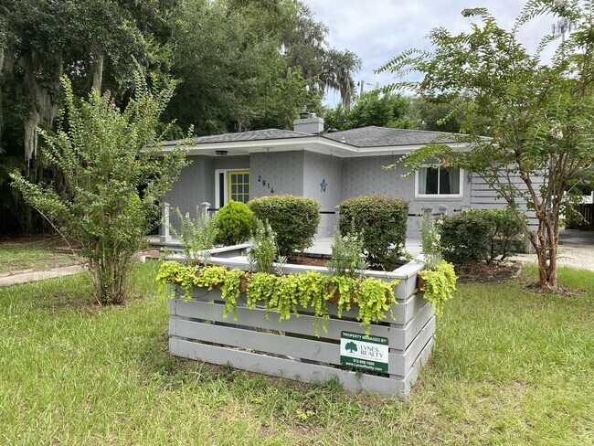 Building Photo - 2814 2nd St