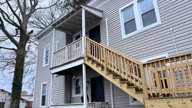 Building Photo - 1707 Holladay St