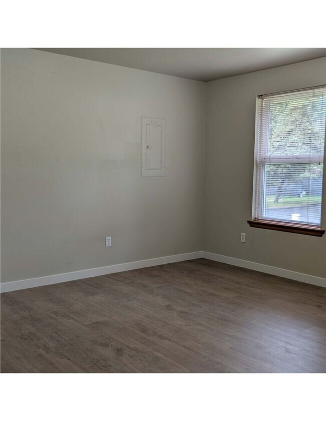 Building Photo - Stowe-8512