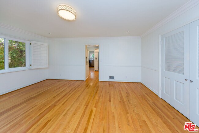 Building Photo - 9808 Hillgreen Pl
