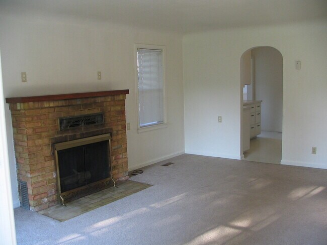 Building Photo - Charming 3 bedroom, 2 bathroom Home by the Foothills and Close to Downtown Boise