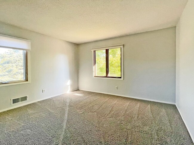 Building Photo - Newly Remodeled 3 Bedroom 2-Story Townhome...