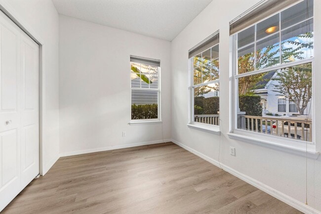 Building Photo - 834 Lake Evalyn Dr