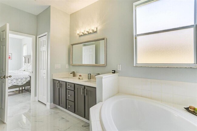 Building Photo - 112 Cypress Pointe Ct