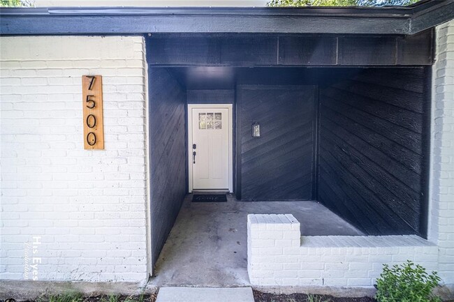 Building Photo - 7500 Rio Pass