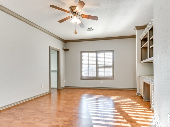 Building Photo - 1307 Brookside Dr