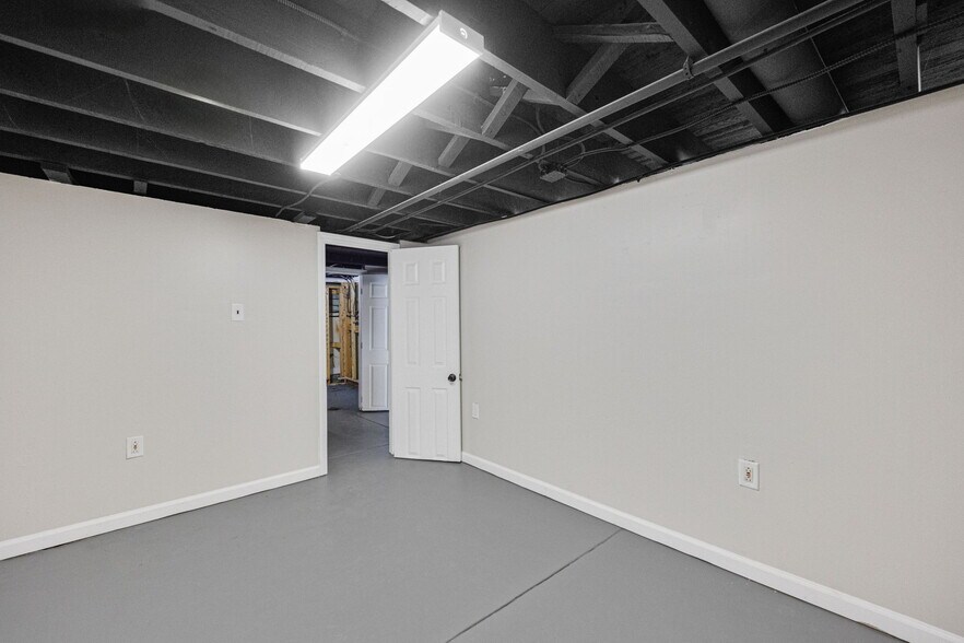 Building Photo - 507 Davis St