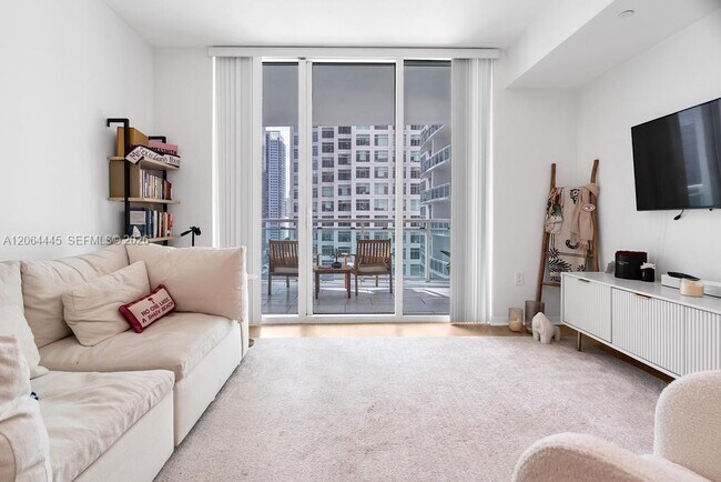 Building Photo - 951 Brickell Ave