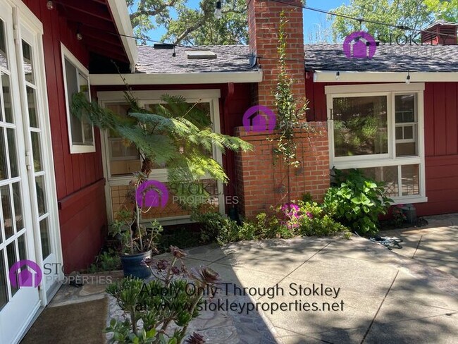 Building Photo - 149 Alegra Ln