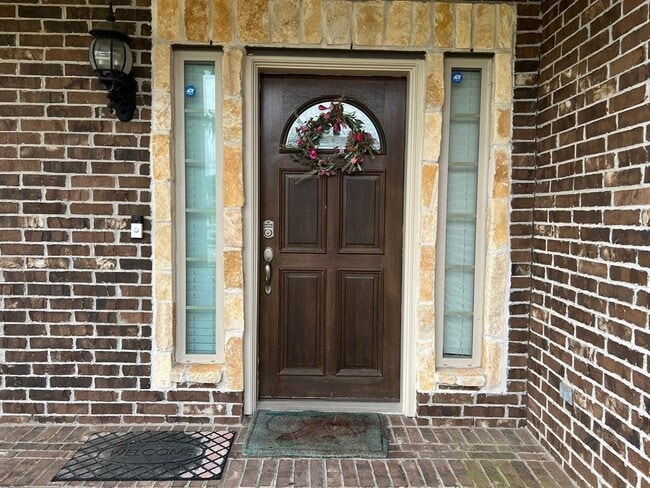 Building Photo - 2203 Oak Rise Dr