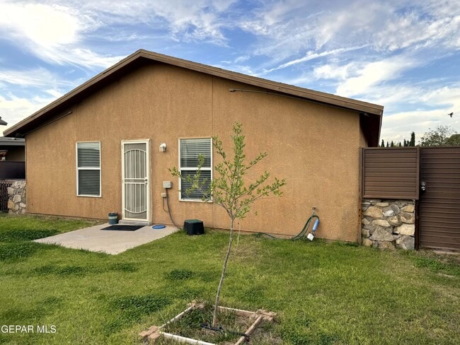 Building Photo - 14036 Volcanic Rock Dr