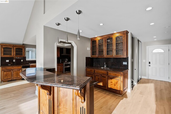 Building Photo - 4730 Spinnaker Way