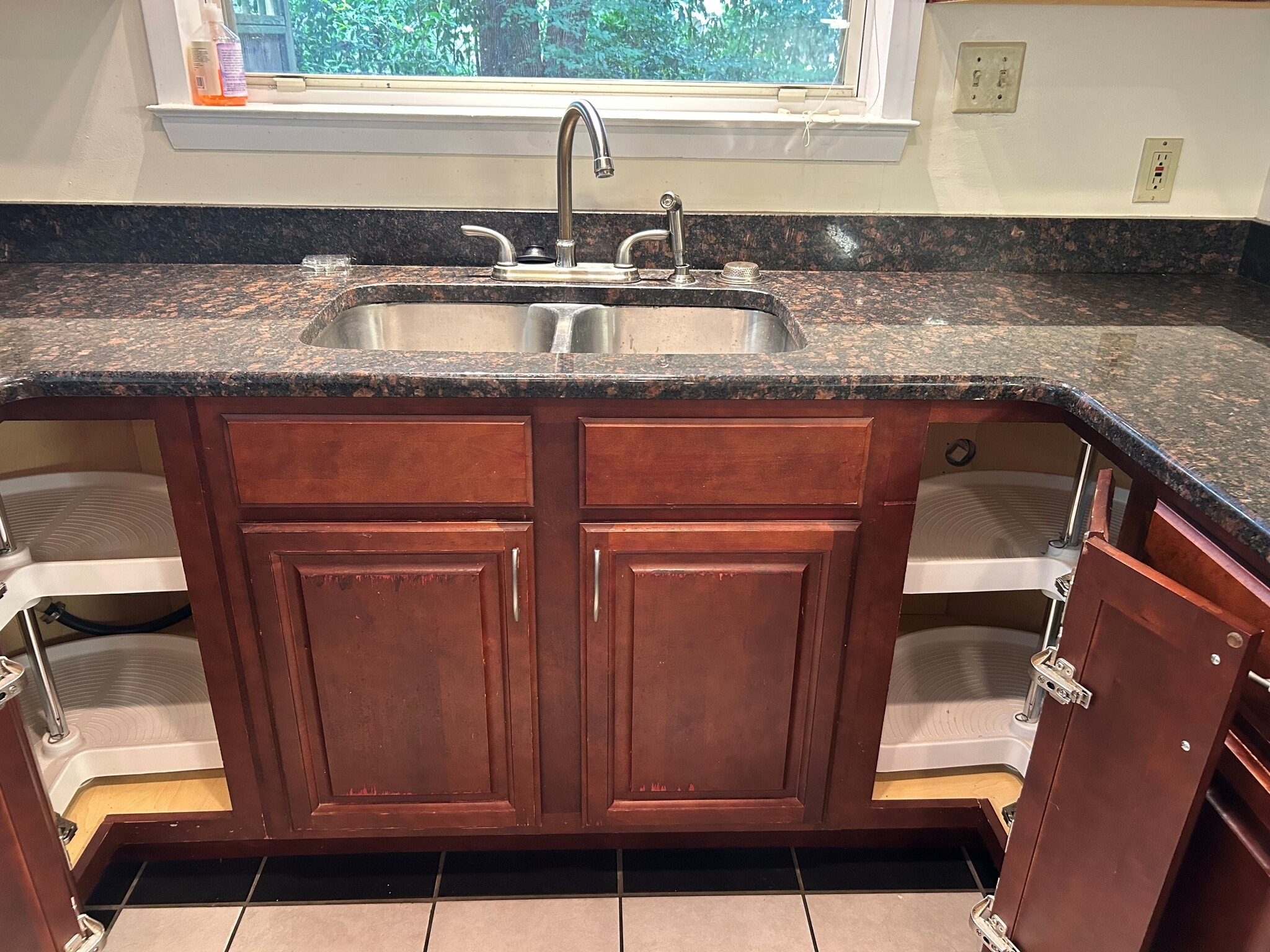Kitchen Granite Top, Lazy Susans - 1488 Mitchell Ave