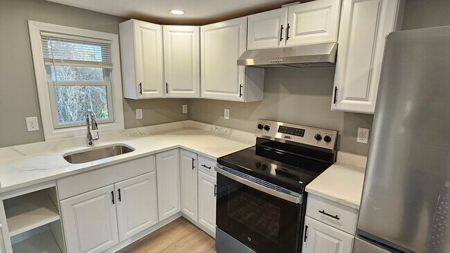 Building Photo - 825 Scenic Hwy