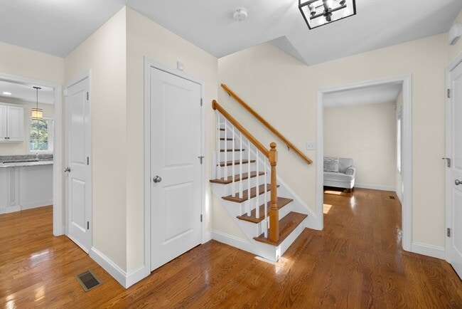 Building Photo - 11 Checkerberry Ln