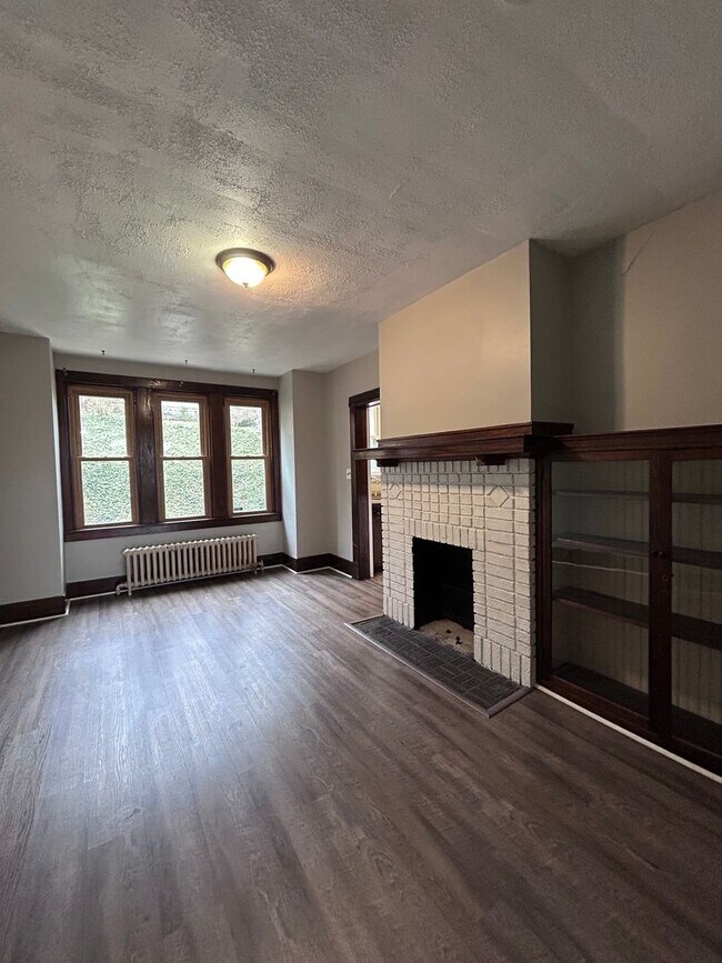 Building Photo - wat247