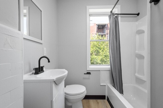 Building Photo - MOVE-IN SPECIAL! $200 OFF 1ST MONTH RENT T...