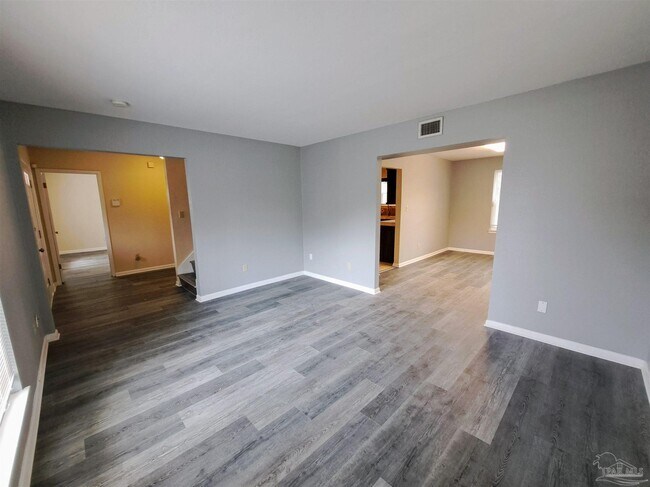Building Photo - 7819 Hearthstone Cir