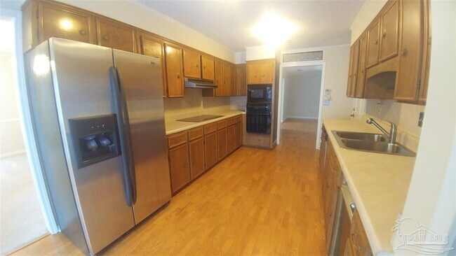 Building Photo - 4435 Roxborough Pl