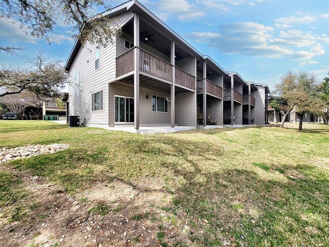 Building Photo - 528 Palmer Dr