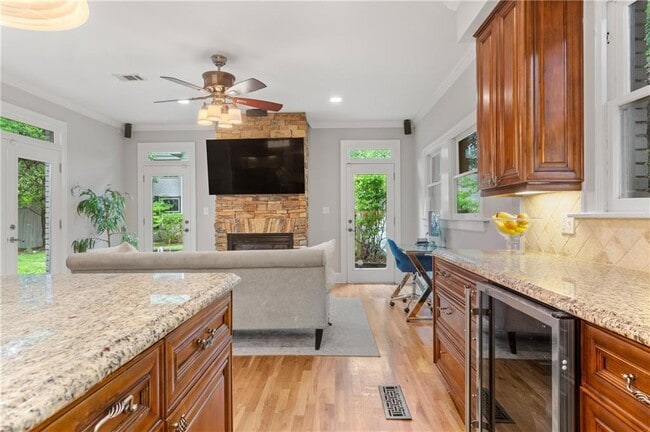 Building Photo - 685 E Morningside Dr NE