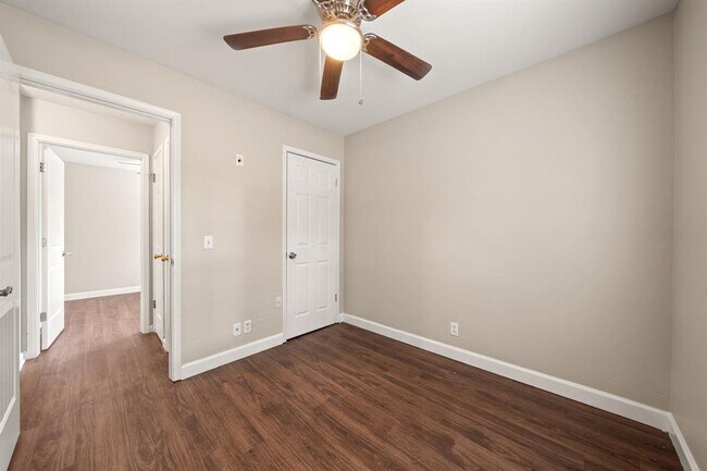 Building Photo - 4904 Gnarled Oak Cove