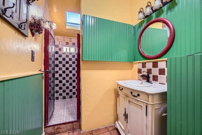 Building Photo - 536 Avenue L