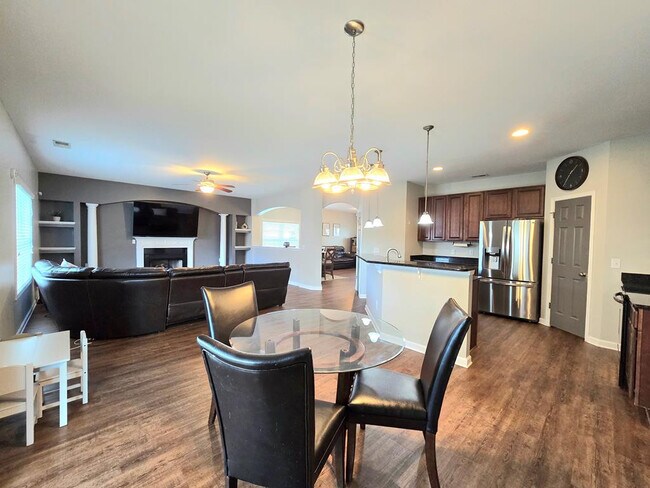 Building Photo - 525 Batty Way