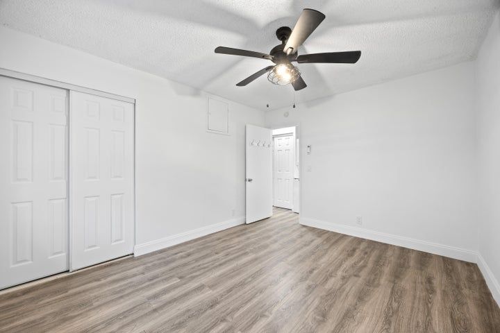 Building Photo - 1801 NE 56th St