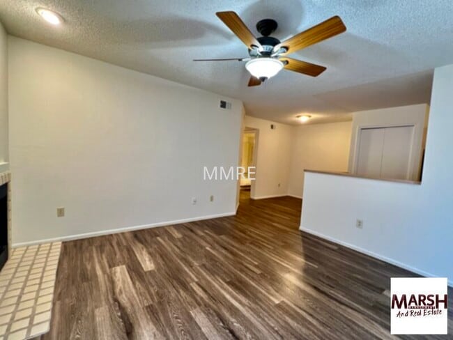Building Photo - Cozy 2 bedroom condo with community pool in Mesa!