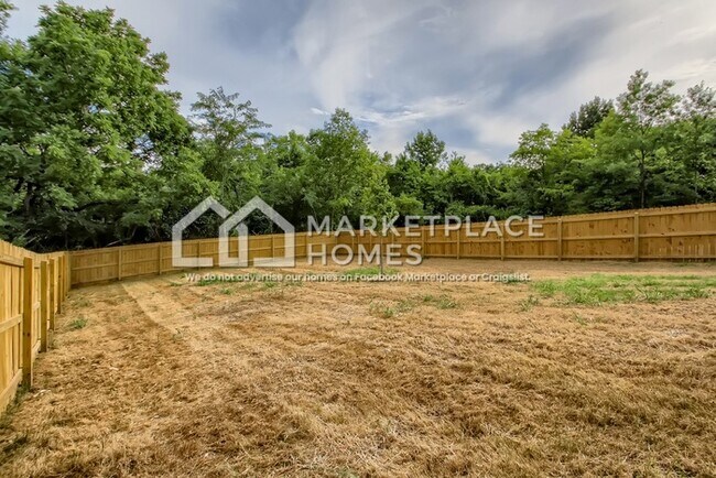 Building Photo - 518 Yokley Rd