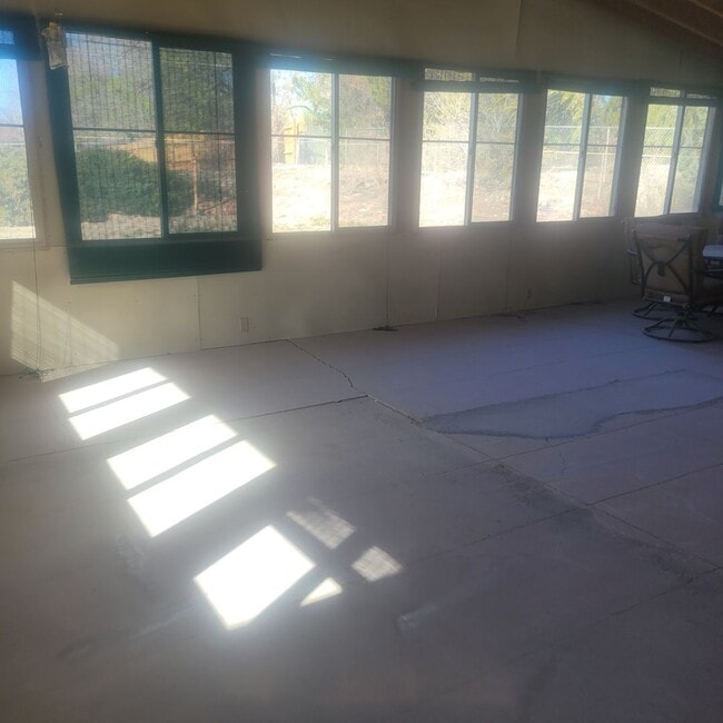 Building Photo - Large Home on NorthSide Grand Junction!!!!