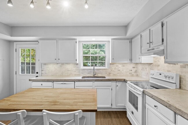 Building Photo - 3893 Boston Rd