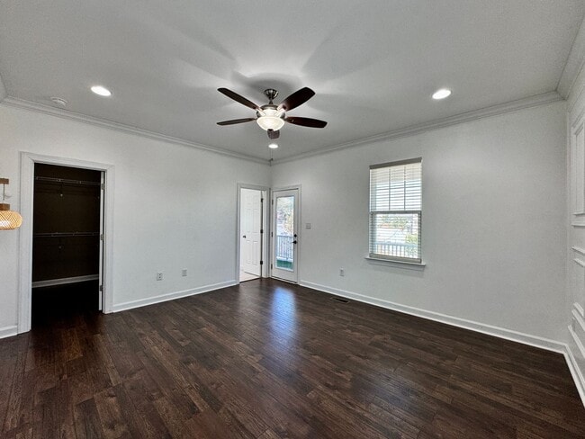Building Photo - A Block From The Beaches! Ready 09-21-26! Oversized Parking Pad, Pet Friendly!