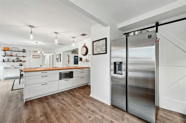 Building Photo - 507 Krebs Ln