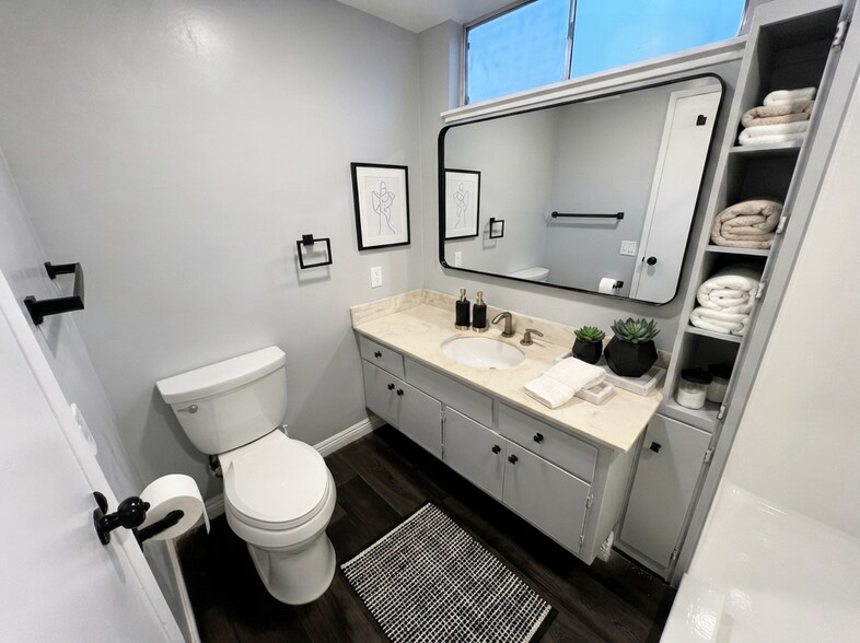 Building Photo - 7147 Pomelo Dr