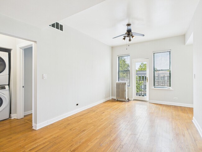 Building Photo - 5003 S Prairie Ave