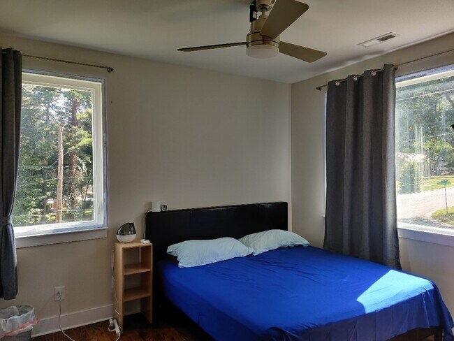 Building Photo - 2039 Cartier Wy