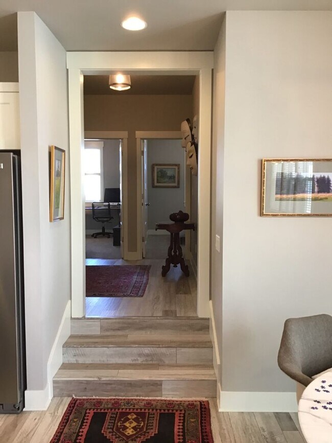 Building Photo - FOR RENT - Furnished 3 bed, 2 bath NorthWest Crossing Modern Townhome