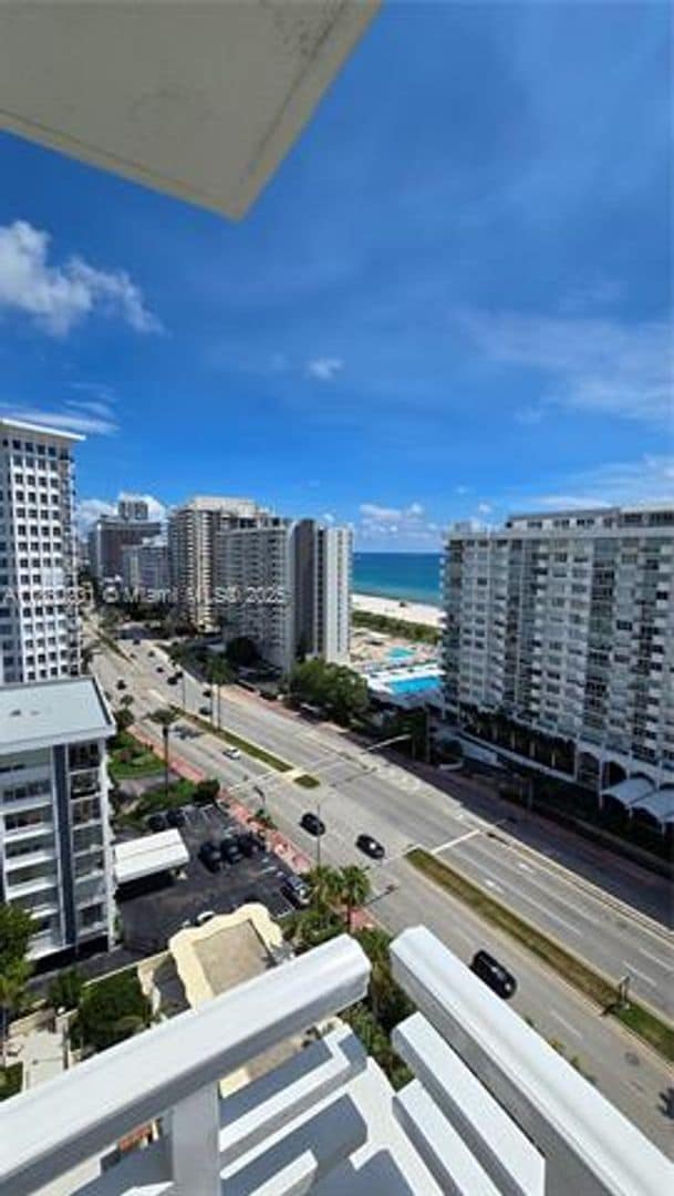 Building Photo - 5600 Collins Ave