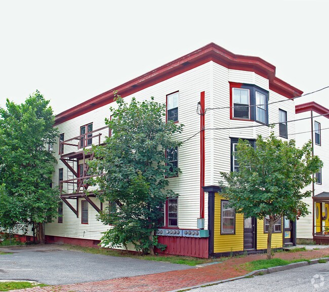 Building Photo - 8 Salem St