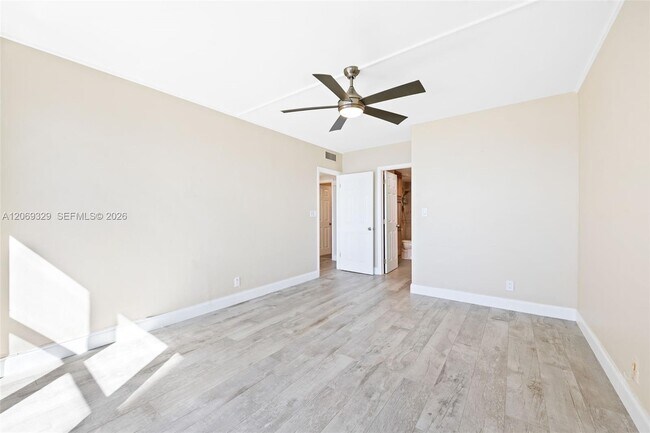 Building Photo - 3700 Galt Ocean Dr