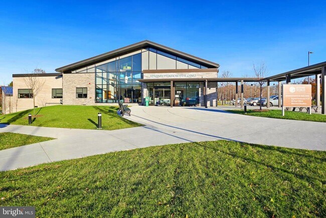 Building Photo - 3310 N Leisure World Blvd