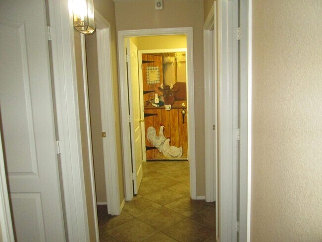 Building Photo - 421 S Dodge Dr