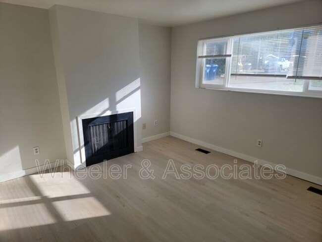 Building Photo - 4855 S 250 W