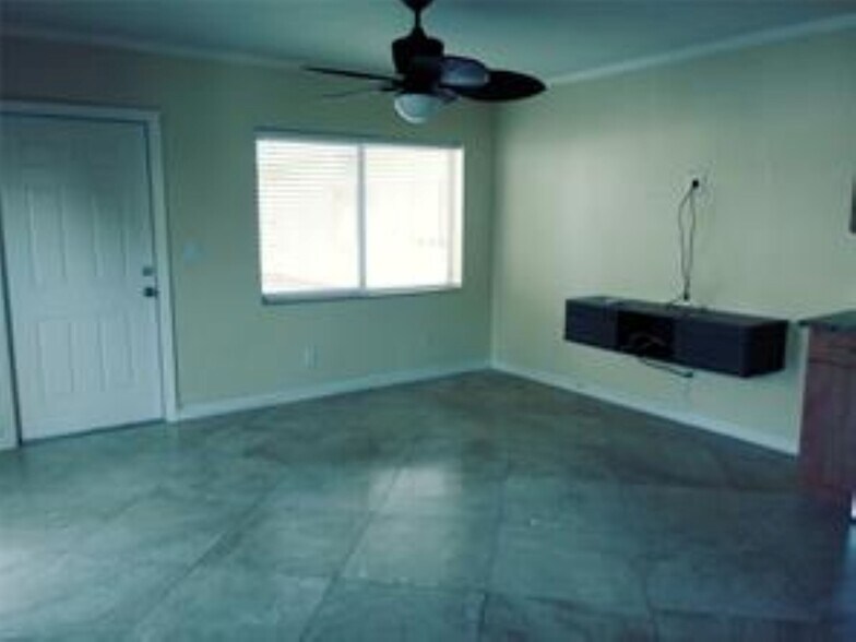 Building Photo - 1864 NE 46th St