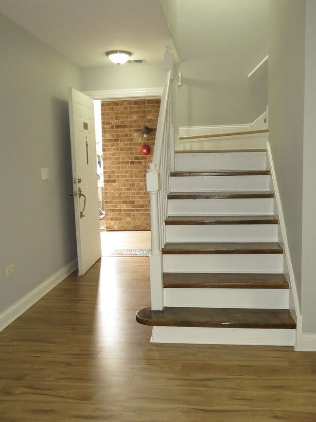 Building Photo - 43 Foxcroft Rd