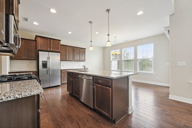 Building Photo - 322 Acorn Hollow Pl