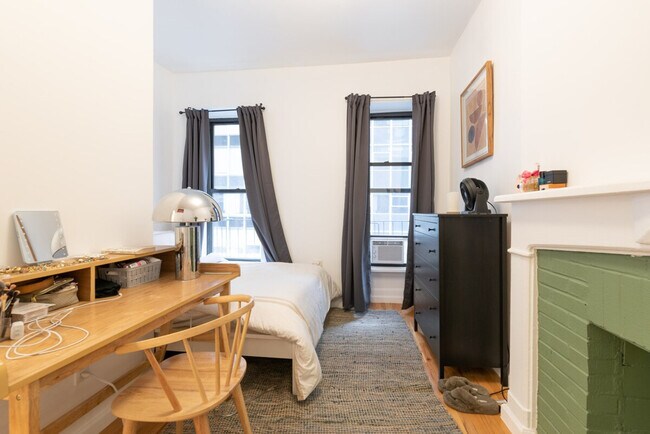 Building Photo - 136 E 57th St